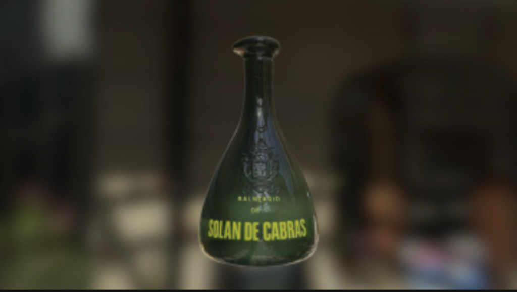Solán de Cabras rinde homenaje a la damajuana, antiguo envase de vidrio  convertido en elemento decorativo